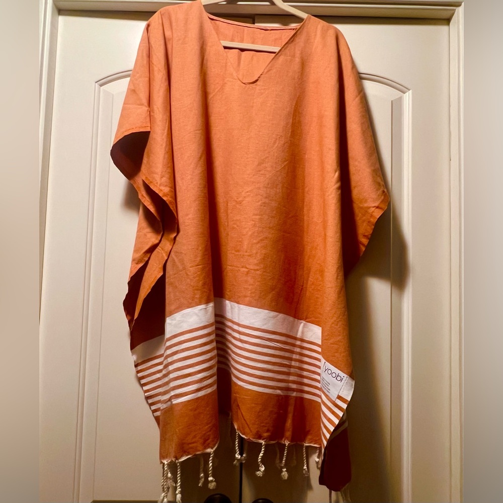 Yoobi University of Texas Poncho